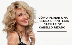 Cómo peinar una peluca de cabello rizado